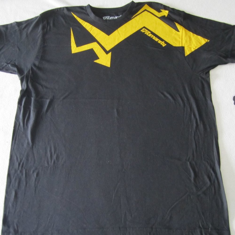 777umanity Men T Shirt 2XL